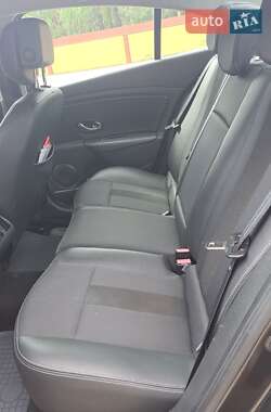 Седан Renault Fluence 2012 в 