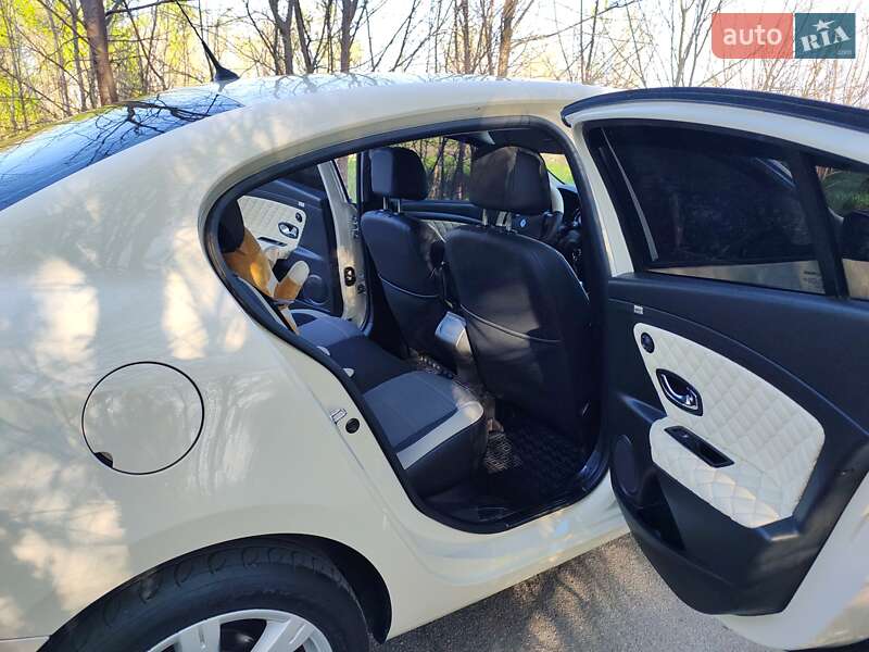 Седан Renault Fluence 2013 в Бердичеві