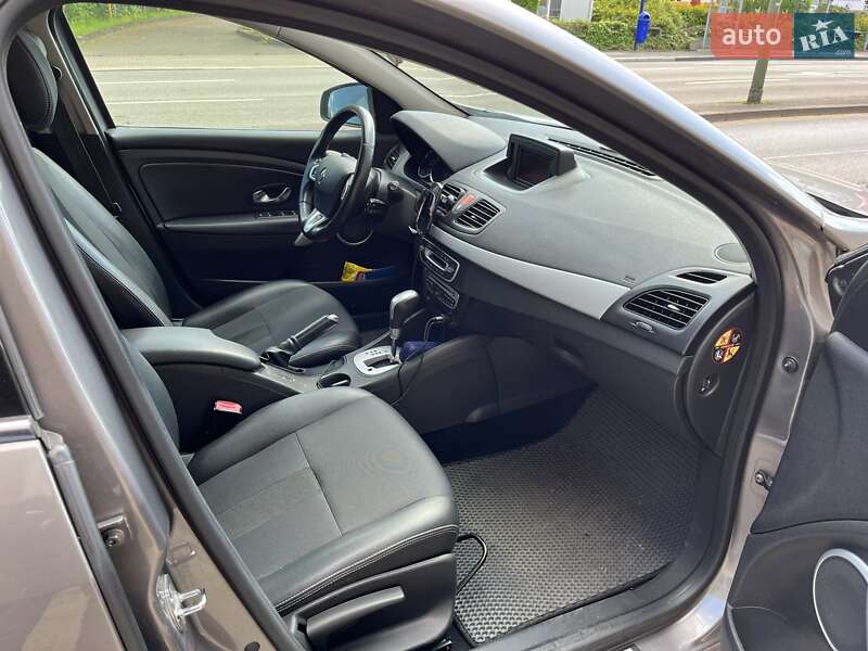 Седан Renault Fluence 2010 в Киеве