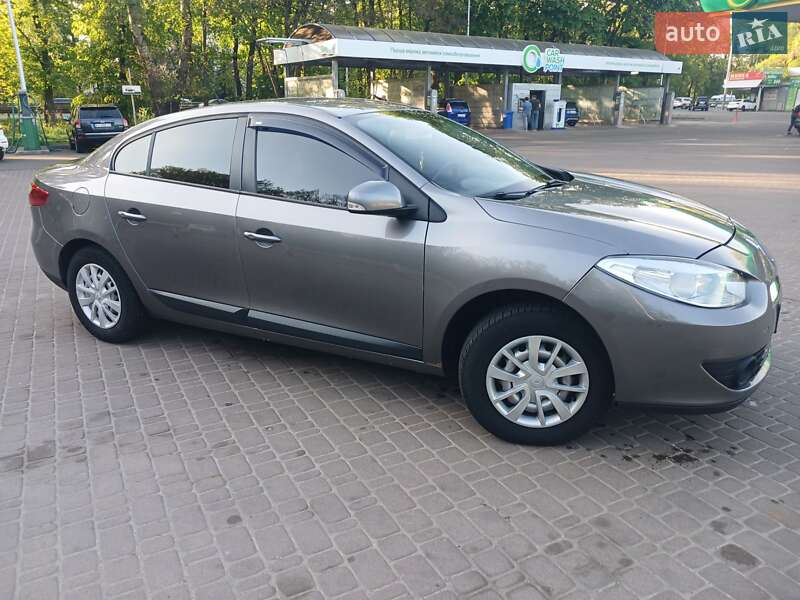 Седан Renault Fluence 2011 в Киеве