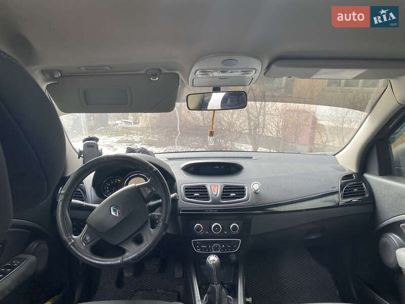 Седан Renault Fluence 2011 в Петропавловской Борщаговке