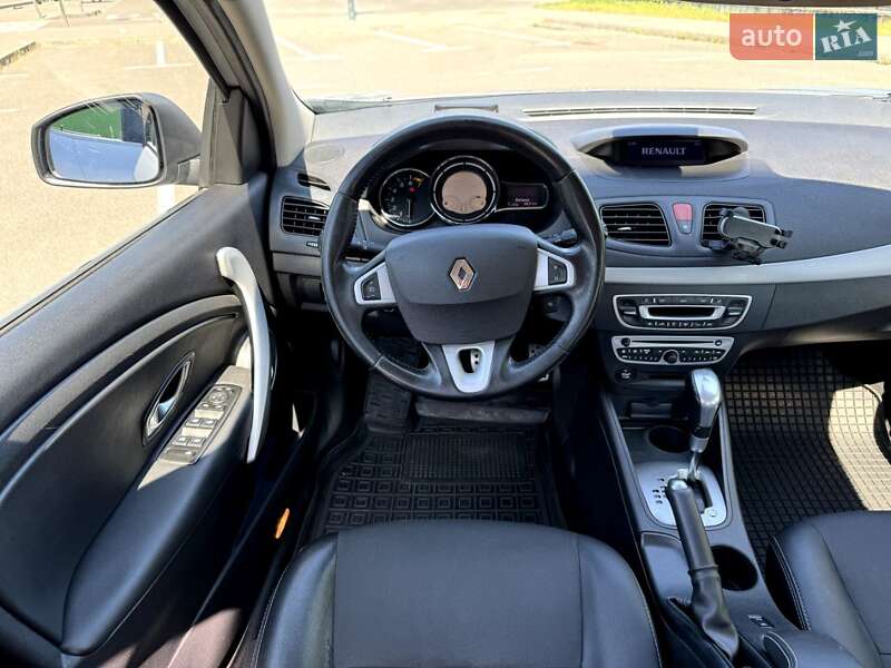 Седан Renault Fluence 2011 в 