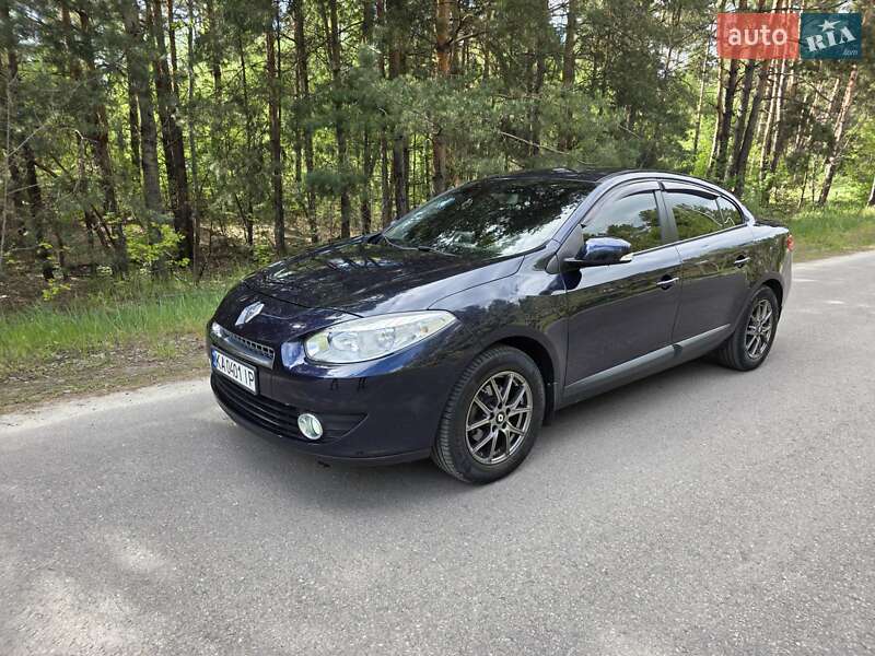 Седан Renault Fluence 2010 в Киеве
