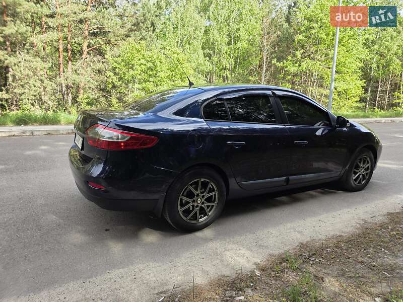 Седан Renault Fluence 2010 в Киеве