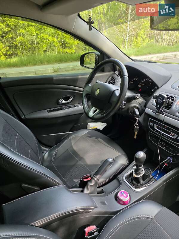 Седан Renault Fluence 2010 в Киеве
