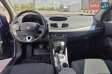 Седан Renault Fluence 2011 в 