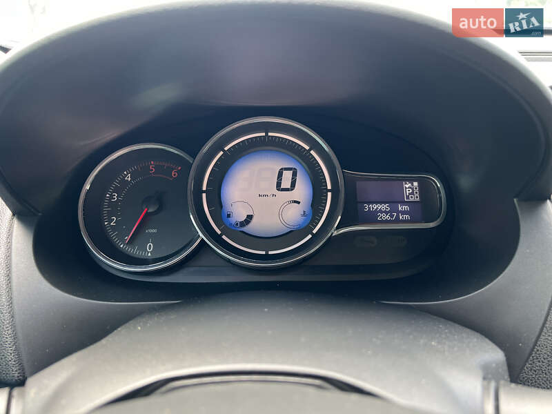 Седан Renault Fluence 2015 в Черновцах
