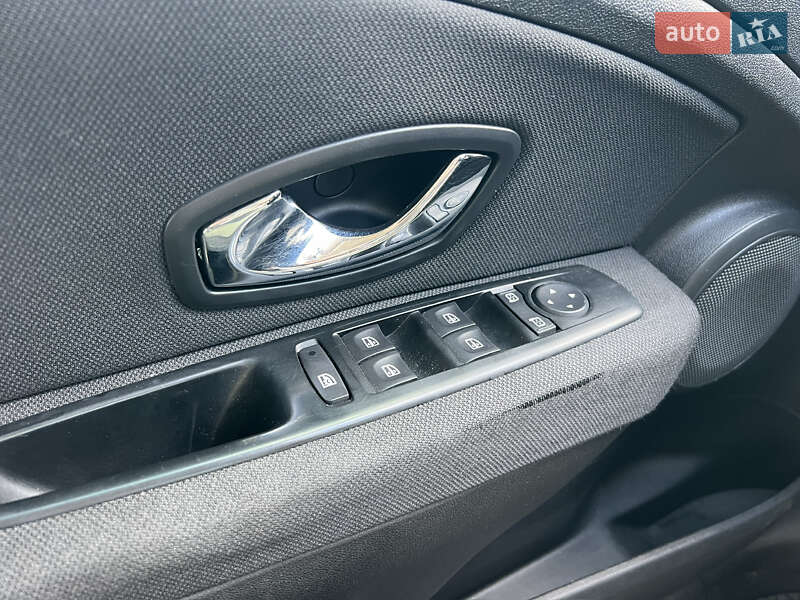 Седан Renault Fluence 2015 в Черновцах