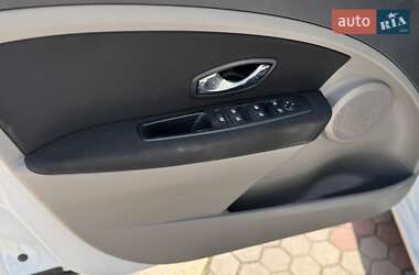 Седан Renault Fluence 2012 в 