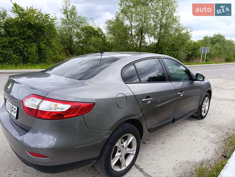 Седан Renault Fluence 2013 в Львове