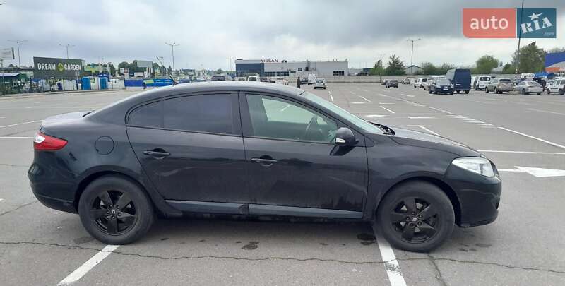 Седан Renault Fluence 2011 в Львове