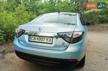 Седан Renault Fluence 2011 в 