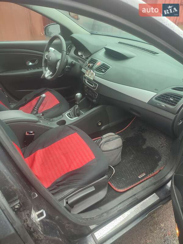 Седан Renault Fluence 2010 в Казатине