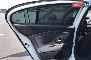 Седан Renault Fluence 2010 в 
