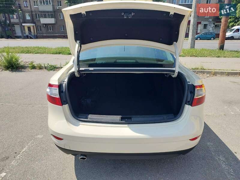 Седан Renault Fluence 2015 в Днепре