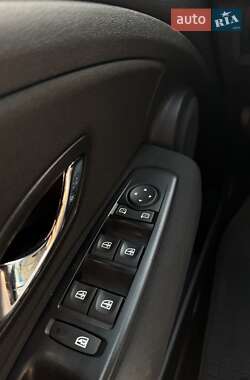 Седан Renault Fluence 2012 в 