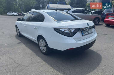 Седан Renault Fluence 2011 в 
