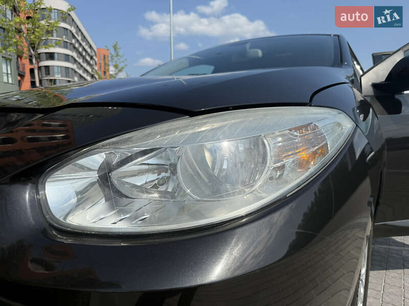 Седан Renault Fluence 2011 в Киеве