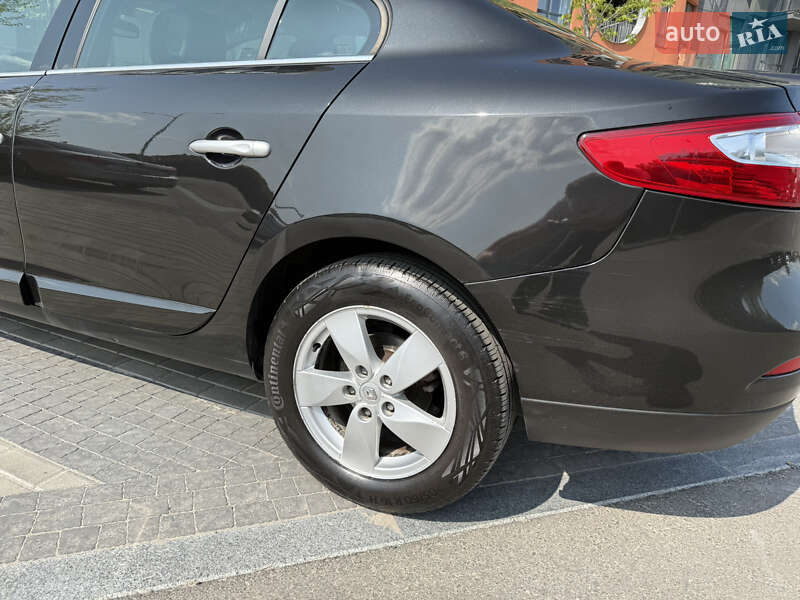 Седан Renault Fluence 2011 в Киеве