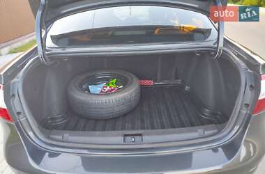 Седан Renault Fluence 2011 в 