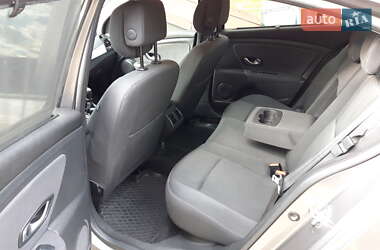 Седан Renault Fluence 2011 в 