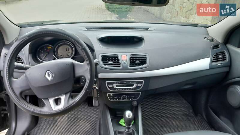 Седан Renault Fluence 2011 в Львове