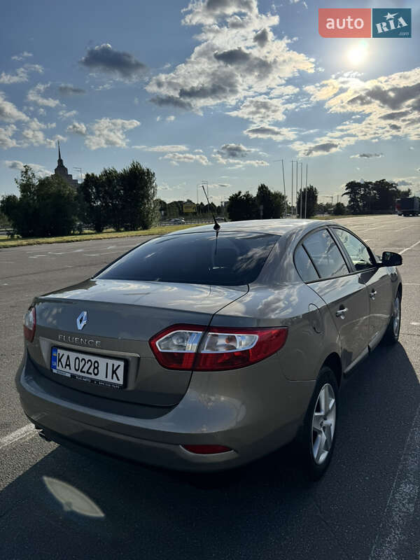Седан Renault Fluence 2015 в Киеве