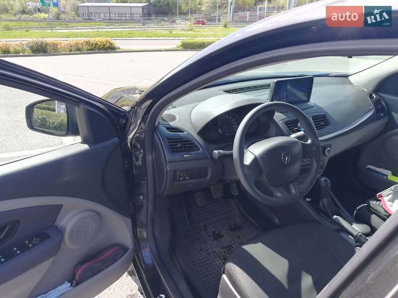 Седан Renault Fluence 2010 в Ивано-Франковске