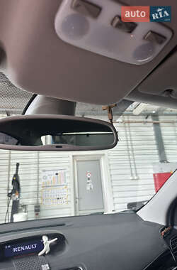 Седан Renault Fluence 2013 в 