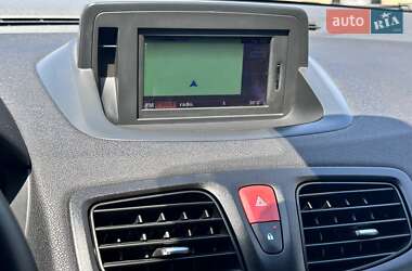 Седан Renault Fluence 2010 в 
