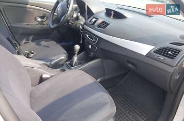 Седан Renault Fluence 2011 в 