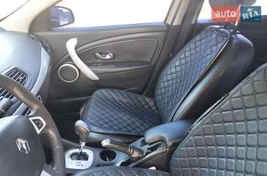 Седан Renault Fluence 2010 в 