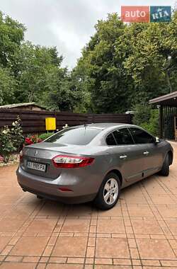 Седан Renault Fluence 2010 в Киеве