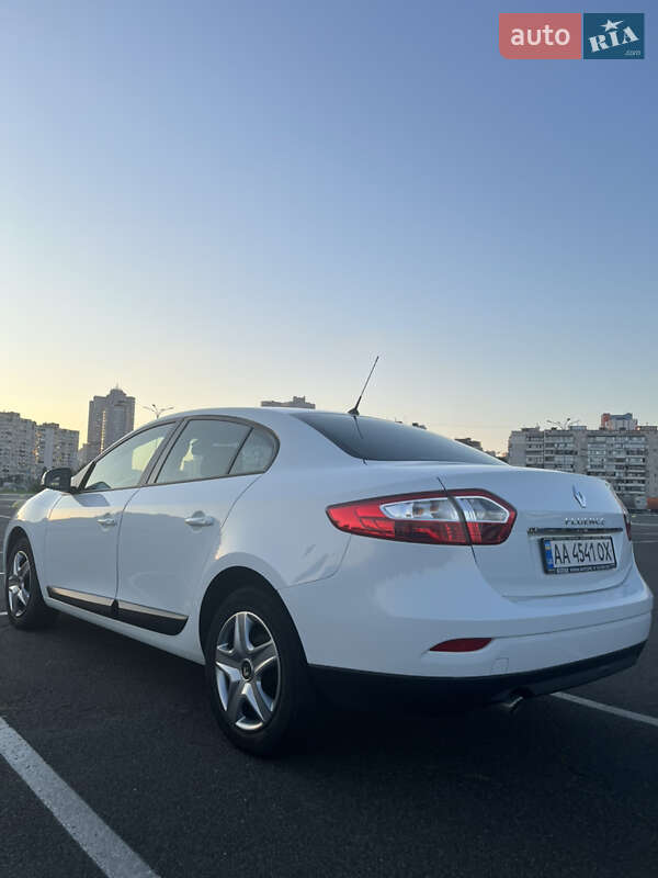 Седан Renault Fluence 2015 в Киеве