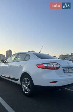 Седан Renault Fluence 2015 в 