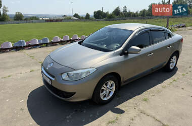 Седан Renault Fluence 2010 в Ладыжине