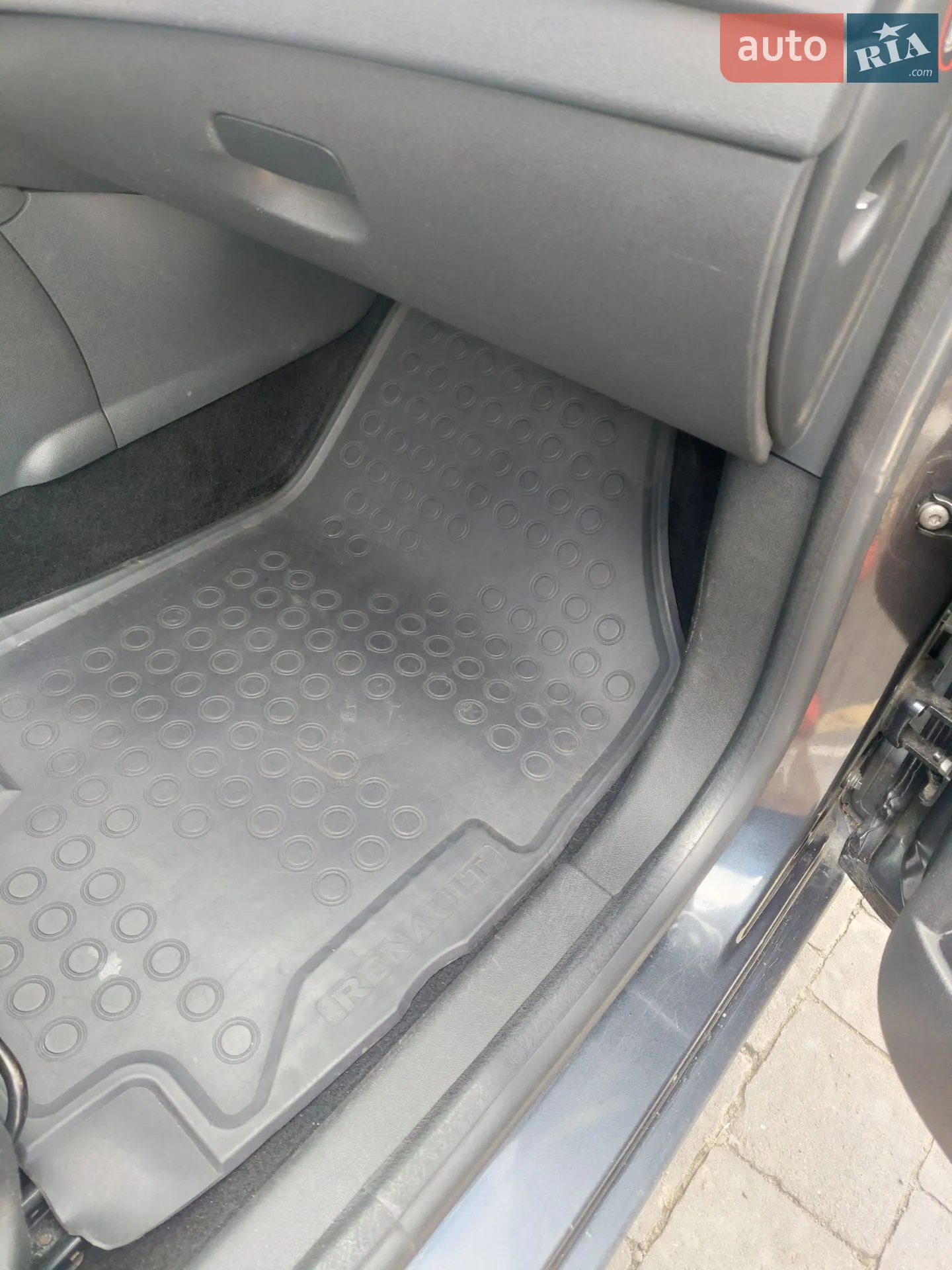 2011 Renault Fluence - мініатюра 9