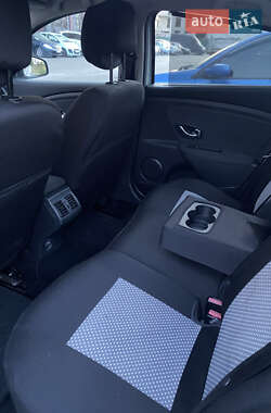 Седан Renault Fluence 2010 в 