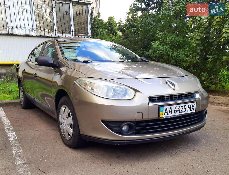 Седан Renault Fluence 2011 в 