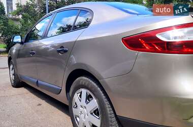 Седан Renault Fluence 2011 в 