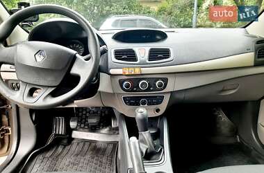 Седан Renault Fluence 2011 в 