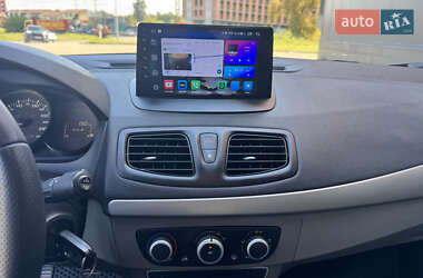 Седан Renault Fluence 2012 в 