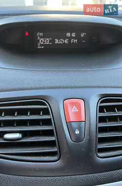 Седан Renault Fluence 2010 в 