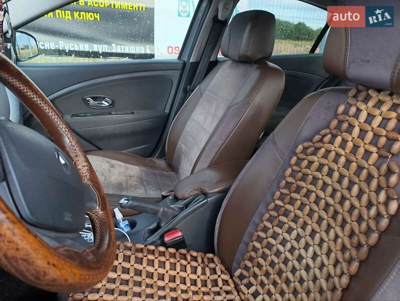 Седан Renault Fluence 2013 в Львові