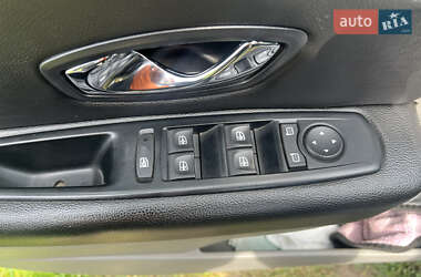 Седан Renault Fluence 2012 в 