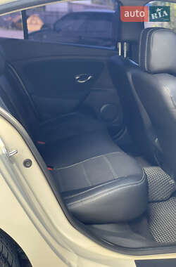 Седан Renault Fluence 2013 в 