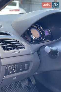 Седан Renault Fluence 2013 в 