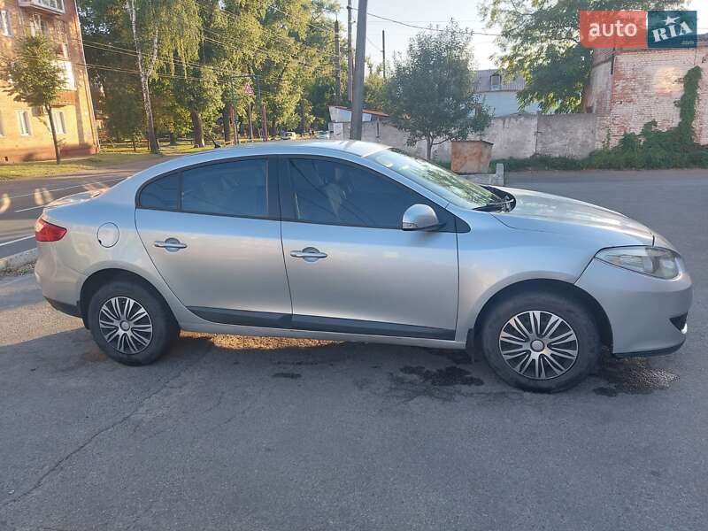 Седан Renault Fluence 2010 в Чернигове