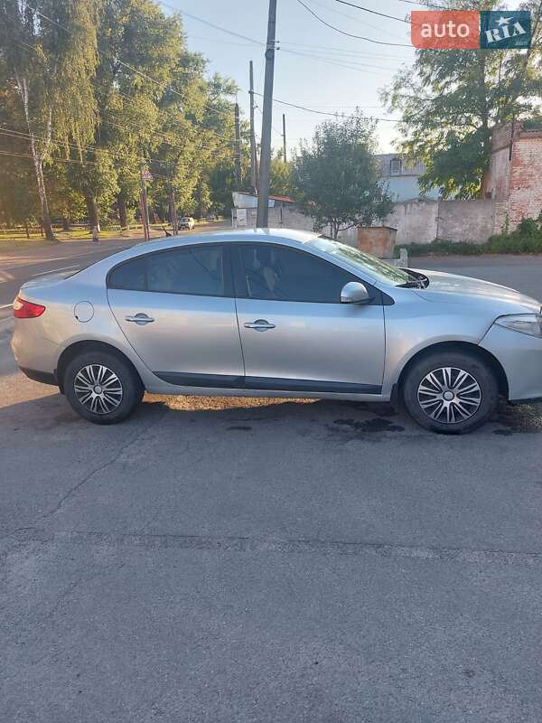 Седан Renault Fluence 2010 в Чернигове