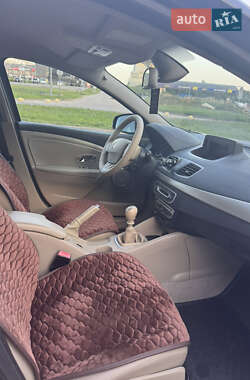 Седан Renault Fluence 2012 в 
